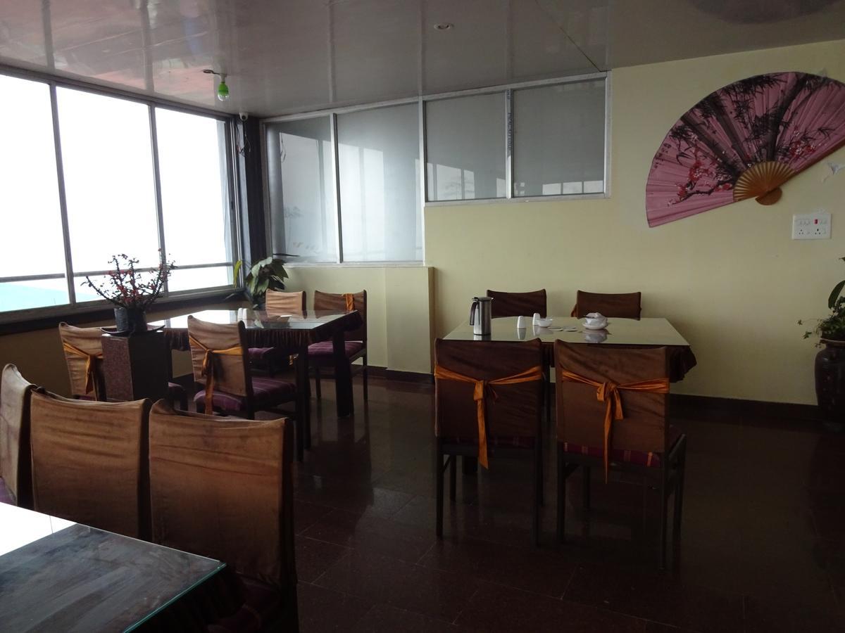 Jain Group Hotel Royal Residency 강토크 외부 사진
